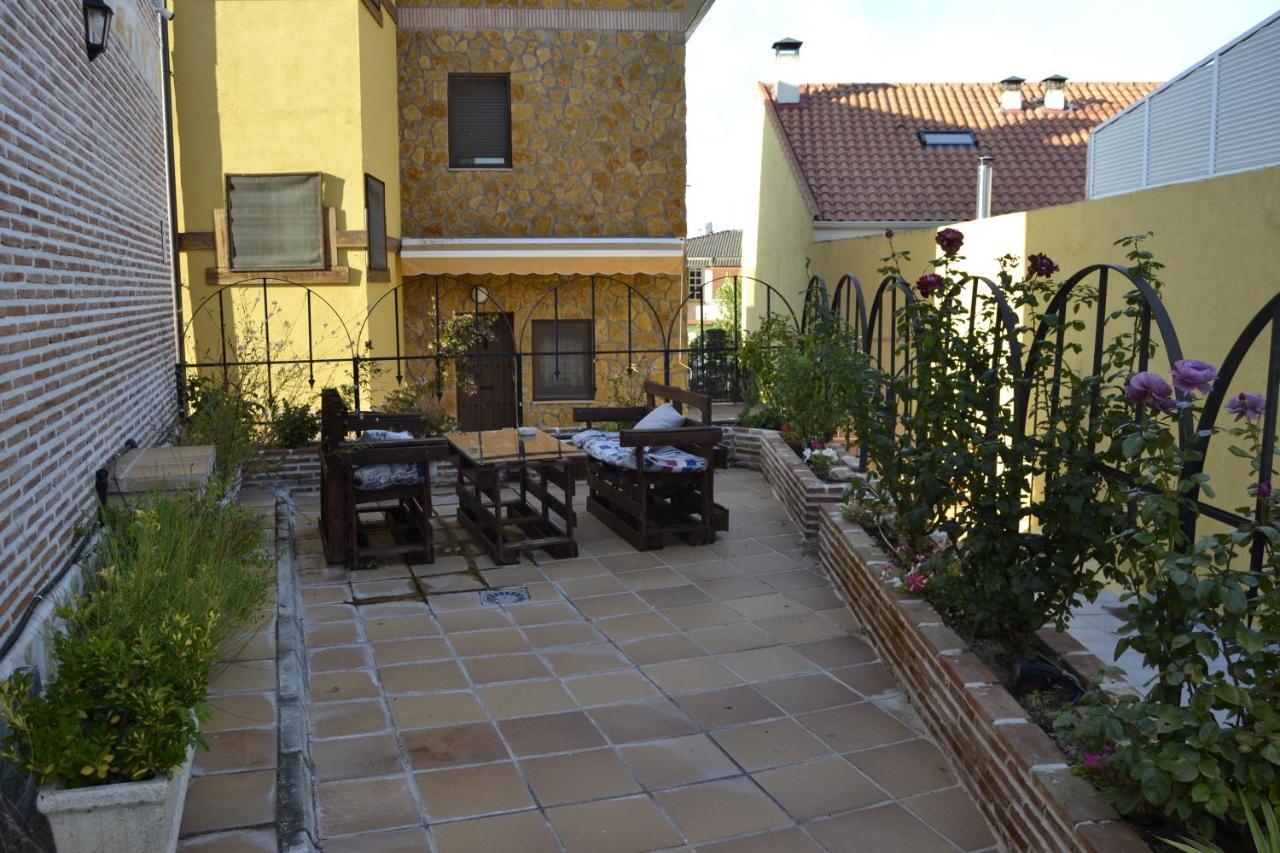 Apartamentos "Casa Rural De Aldea" Aldea del Fresno Bagian luar foto