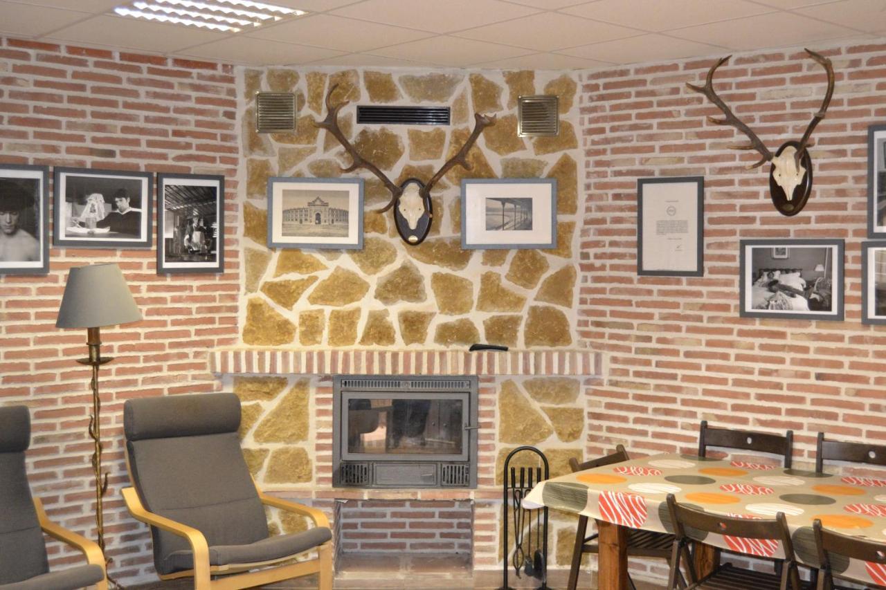 Apartamentos "Casa Rural De Aldea" Aldea del Fresno Bagian luar foto