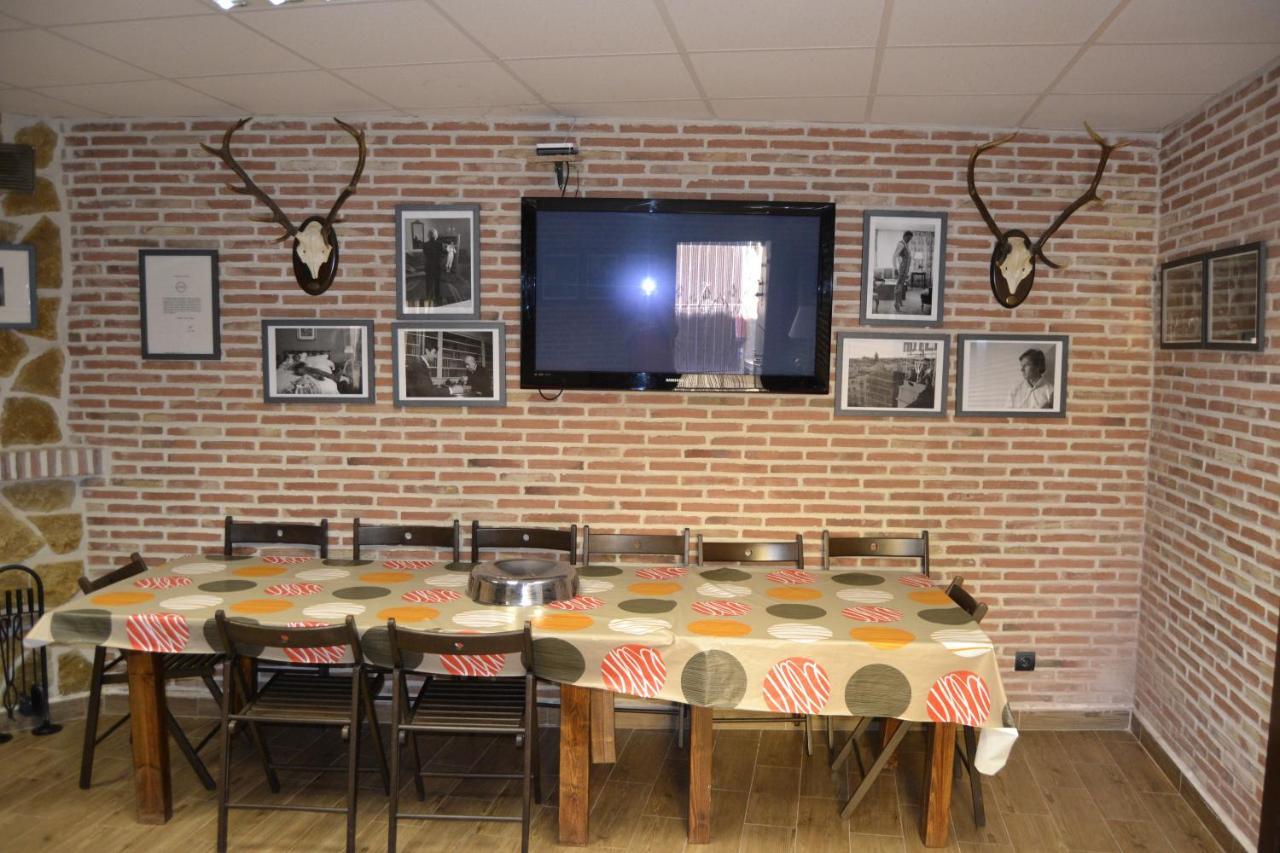 Apartamentos "Casa Rural De Aldea" Aldea del Fresno Bagian luar foto