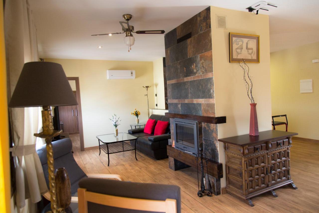Apartamentos "Casa Rural De Aldea" Aldea del Fresno Bagian luar foto