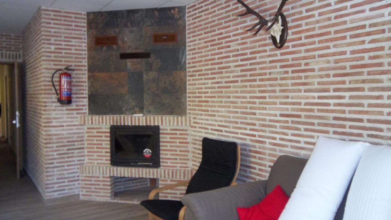 Apartamentos "Casa Rural De Aldea" Aldea del Fresno Bagian luar foto